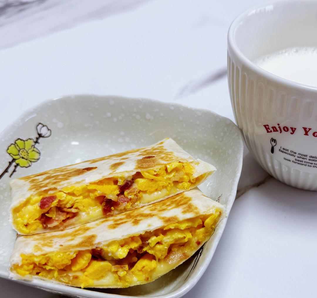 爆浆芝士滑蛋｜芝士培根鸡蛋卷饼
