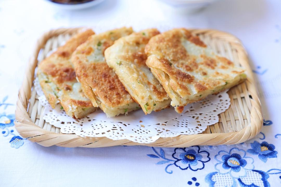 「超酥脆」家常葱花烙饼的做法