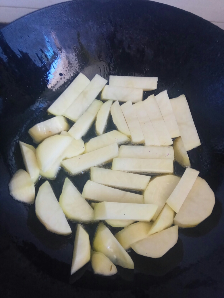 豆角焖土豆的做法 步骤3