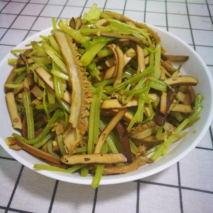 芹菜炒香干