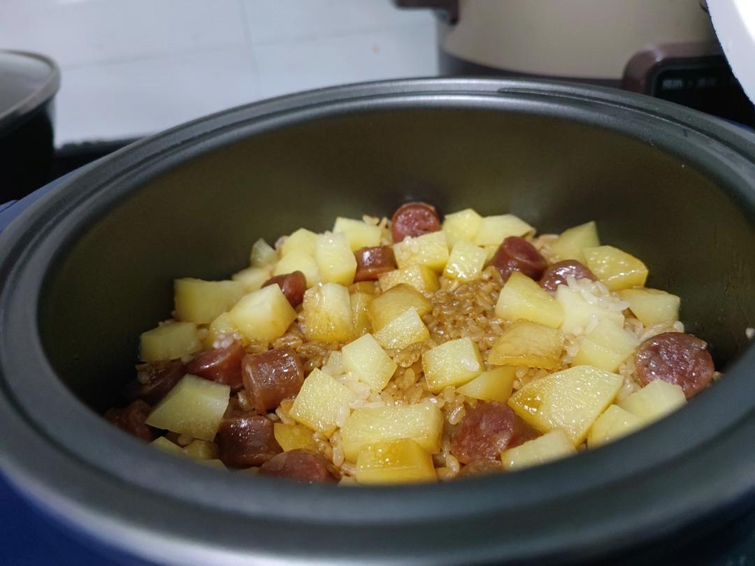香绝了❗❗吃了还想吃的土豆腊肠焖饭❗❗