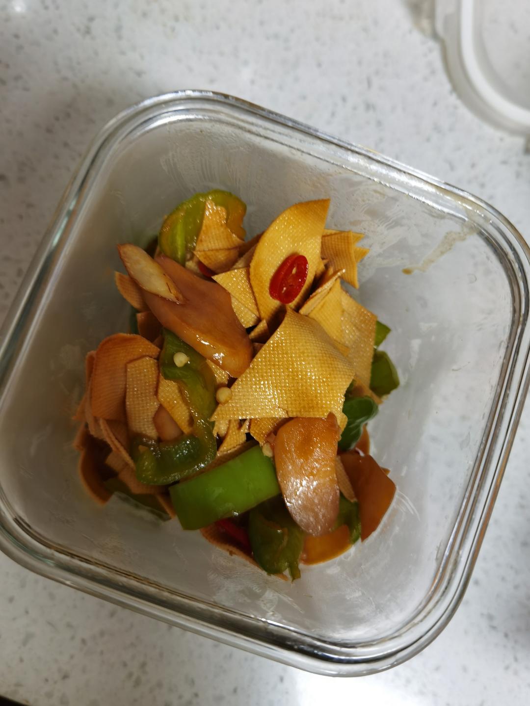 青椒炒豆皮
