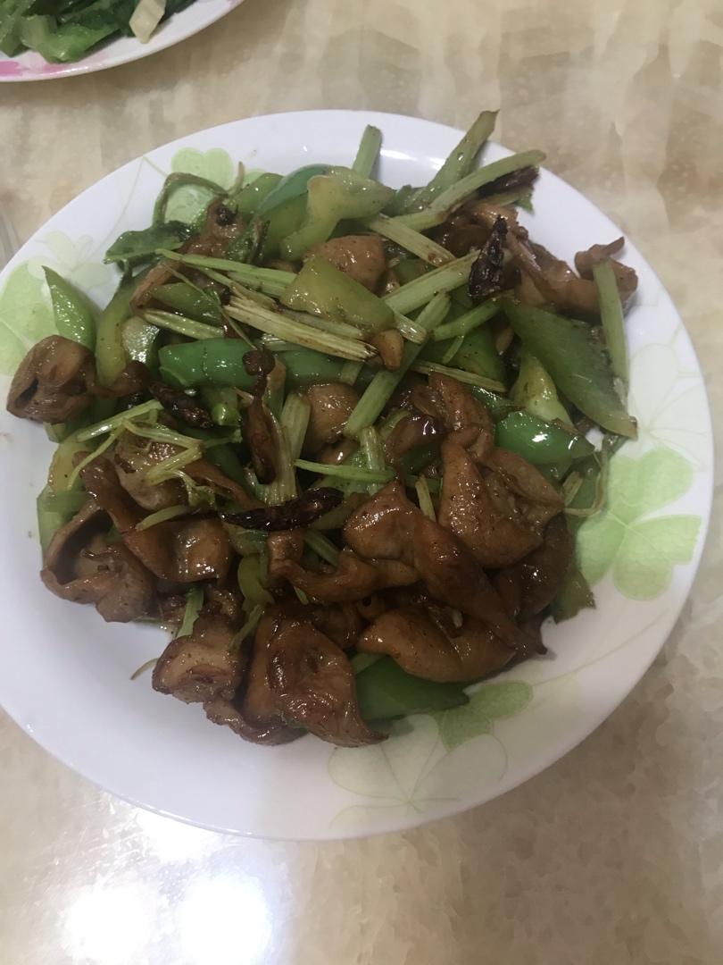 好吃到爆火爆肥肠