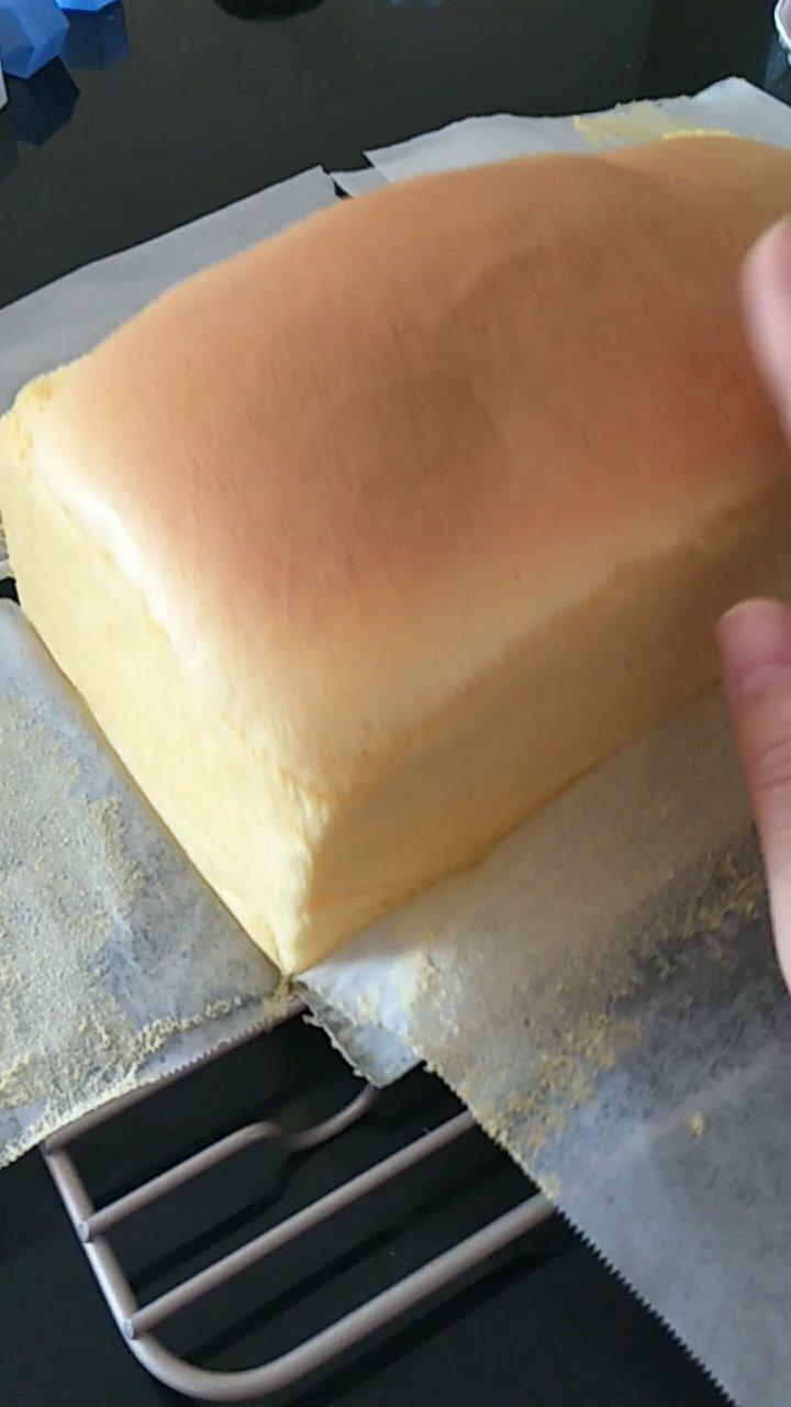 堪比柯基屁股
爆浆芝士🧀古早蛋糕