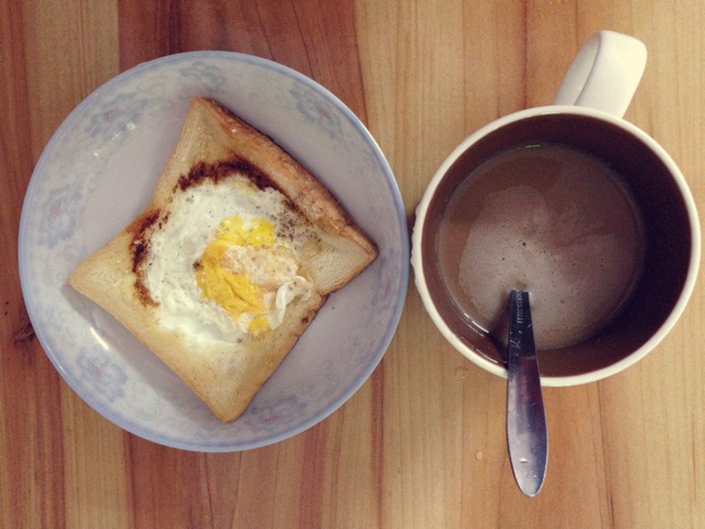 吐司煎蛋/Egg in a basket