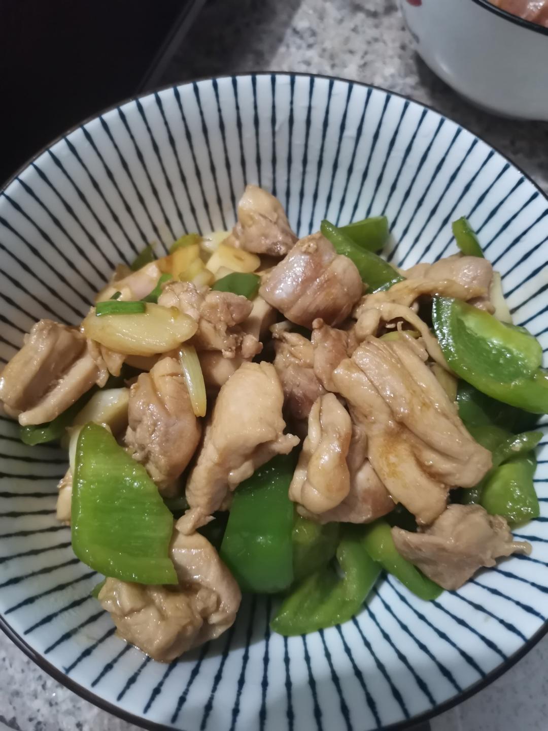 小炒鸡（鲜辣入味很下饭）