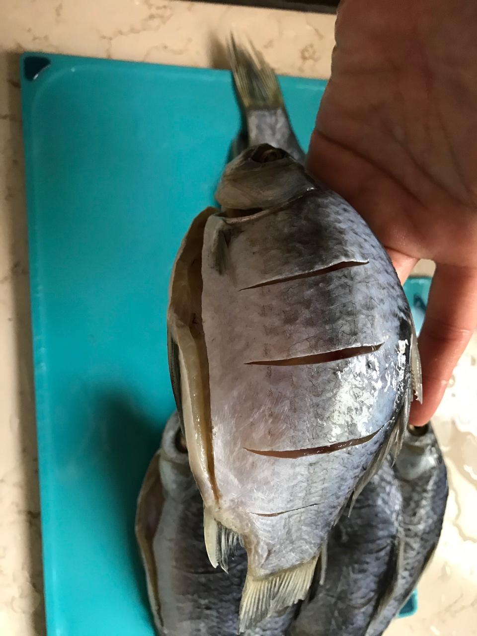 红烧小鲫鱼🐟的做法 步骤5