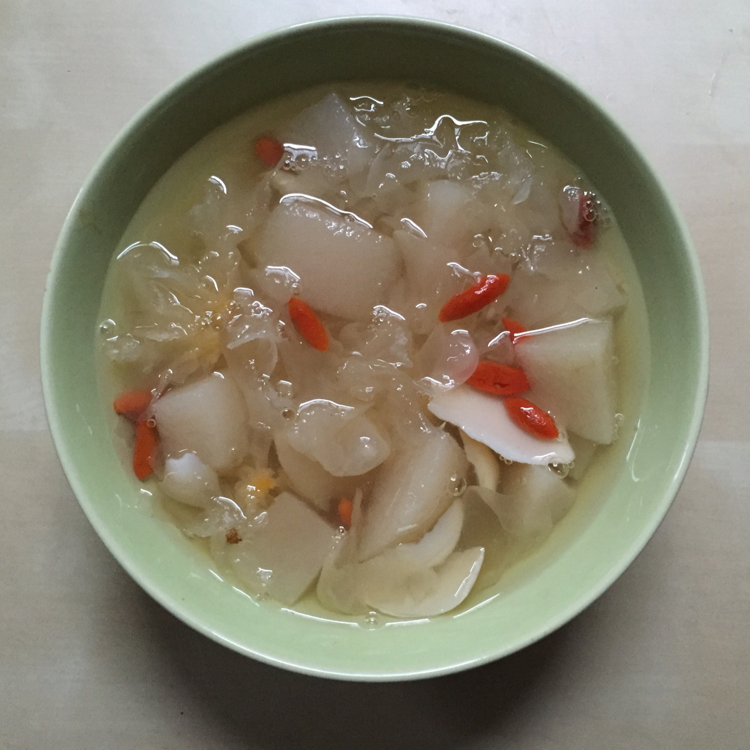 冰糖银耳雪梨汤