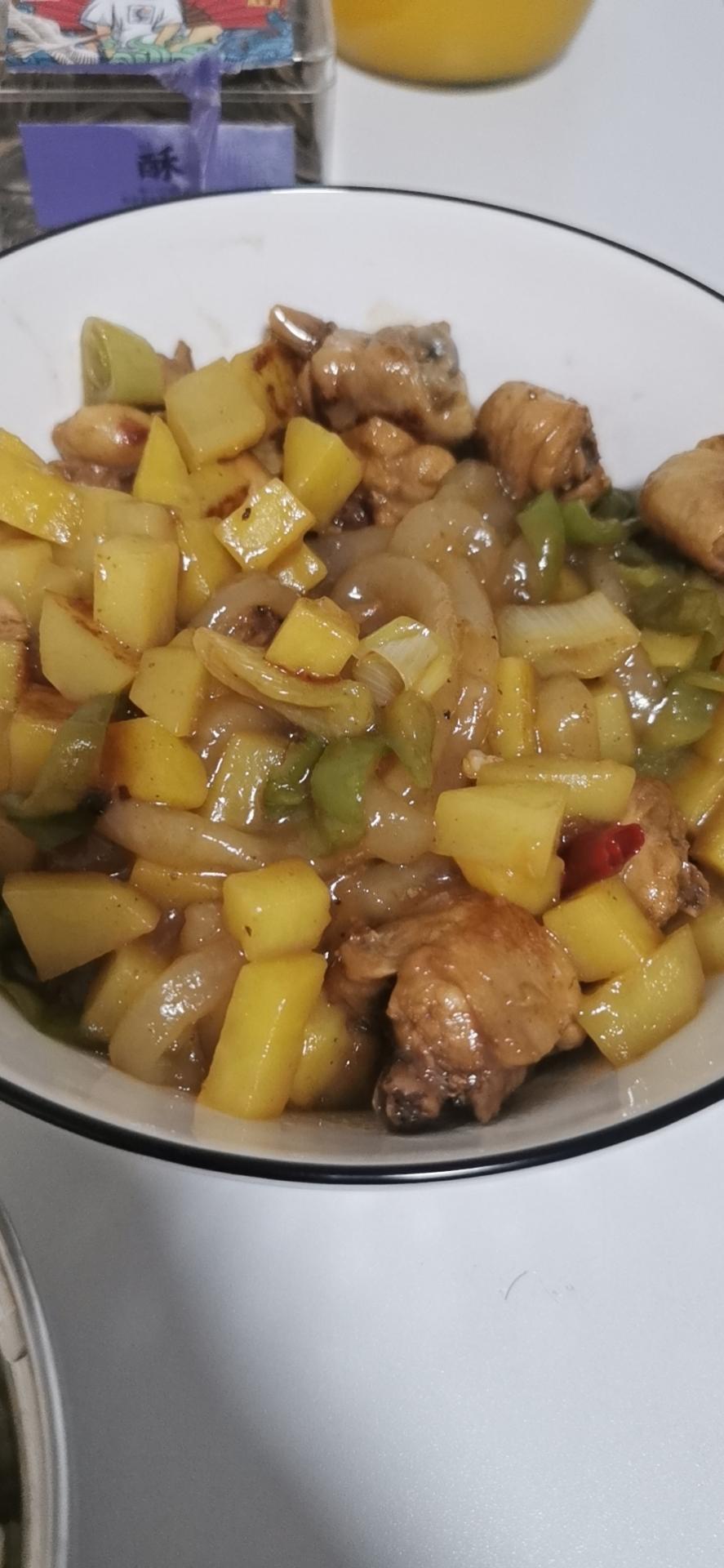 鸡腿炖土豆 上桌秒空盘 汤都喝干了！