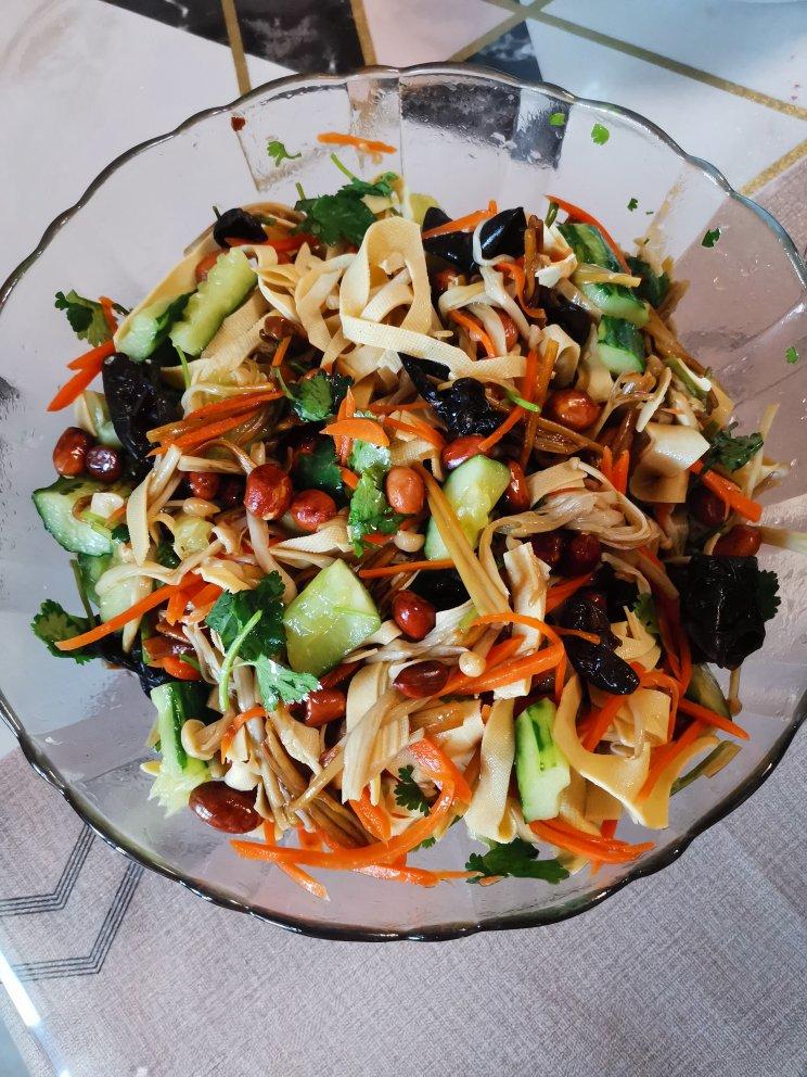 梦牛做的大拌菜