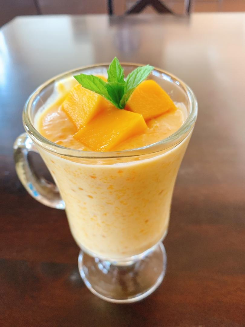 港式甜品——杨枝甘露(芒果西米露)附芒果花切法