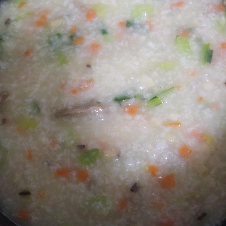 香菇鸡肉胡萝卜青菜粥