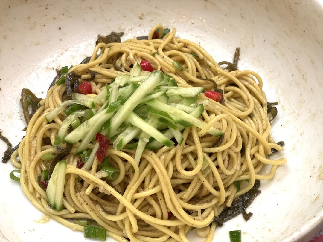 厨师长教你“四川凉面”的做法，地道的川味小吃，先收藏起来咯