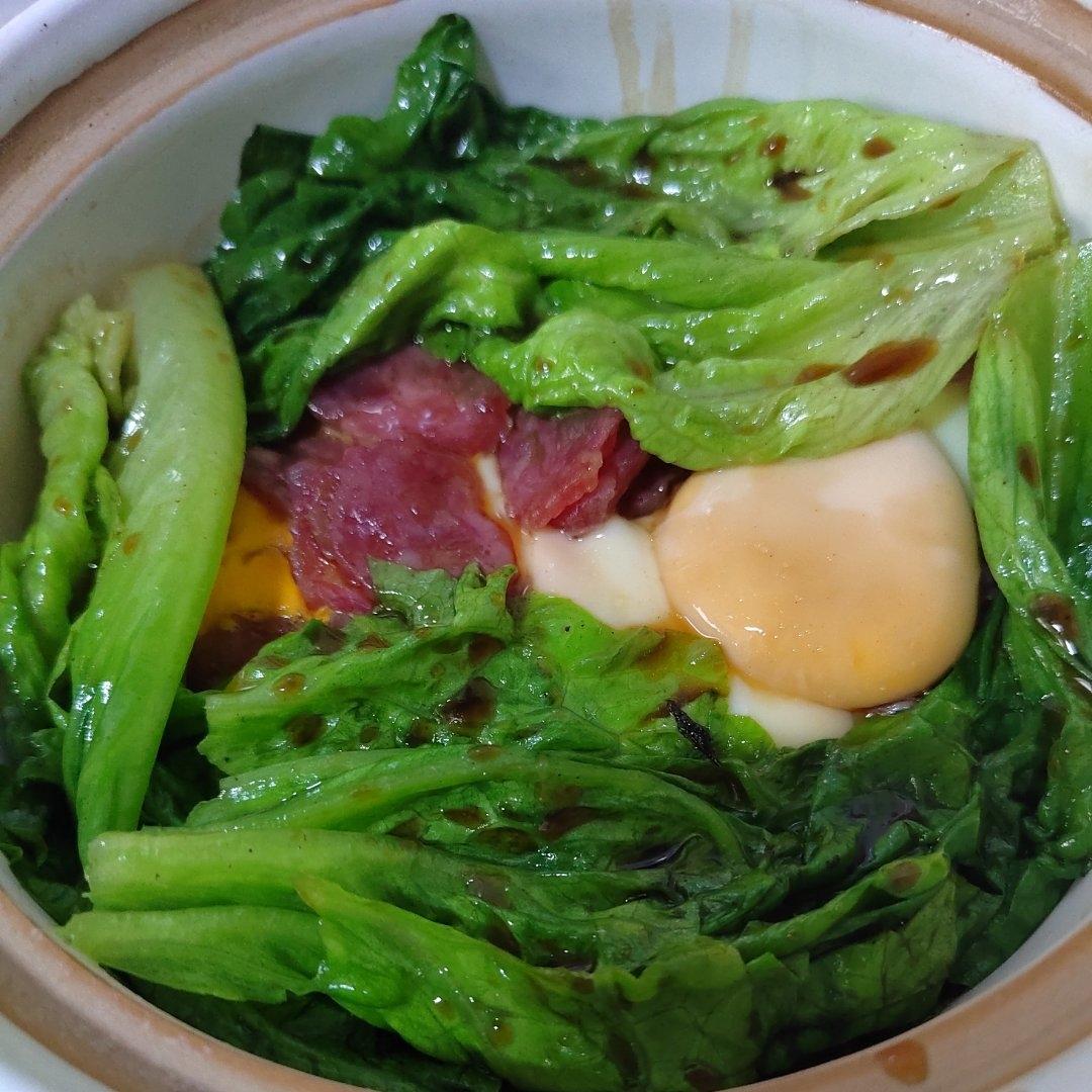 广式腊味煲仔饭