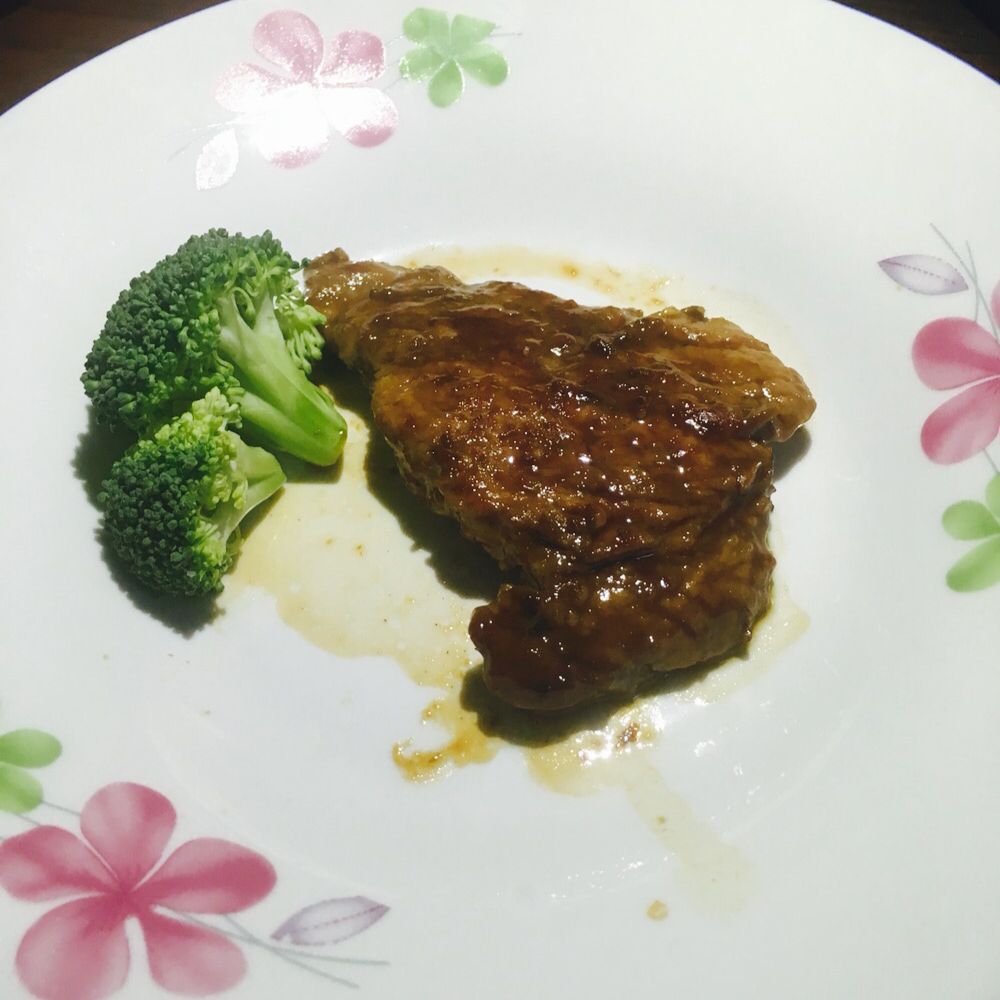 煎猪扒（超简单）和其他的猪扒在这食谱的最下面