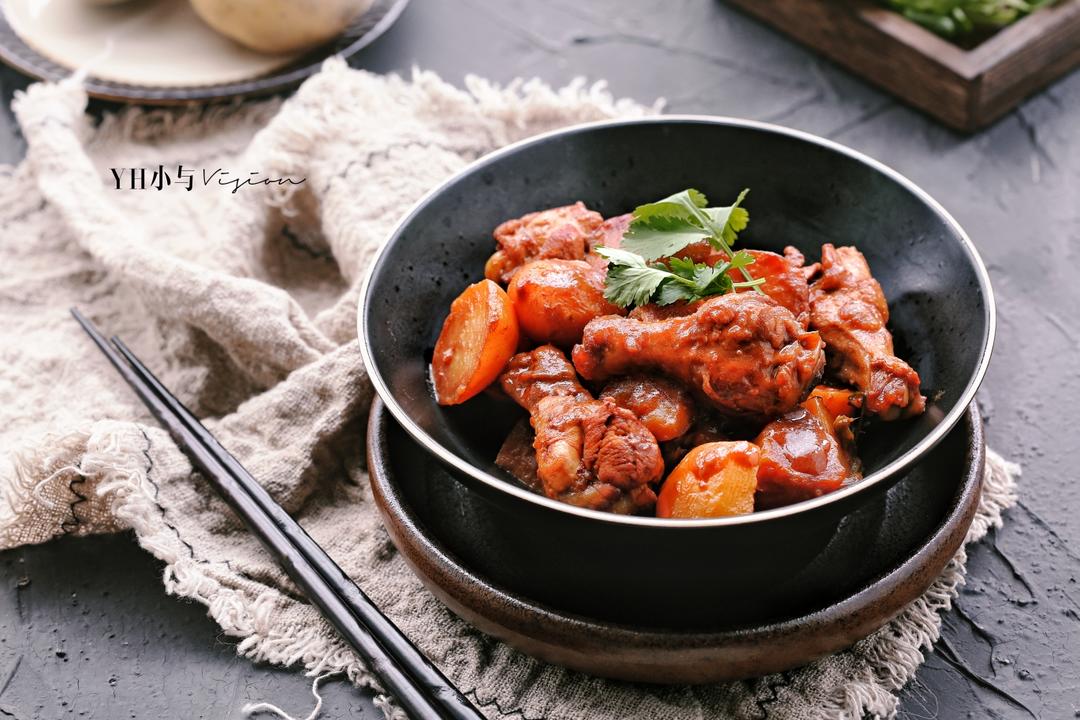 土豆烧鸡翅根的做法