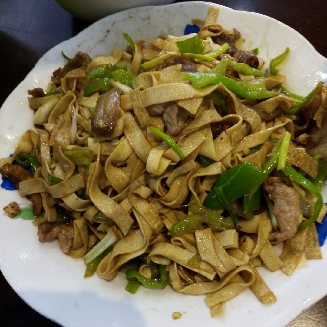 青椒豆腐皮炒肉丝