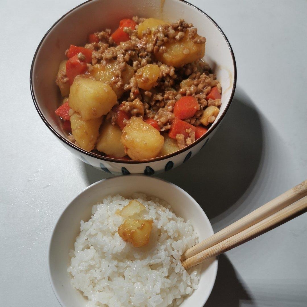 超级下饭的肉沫炒土豆！