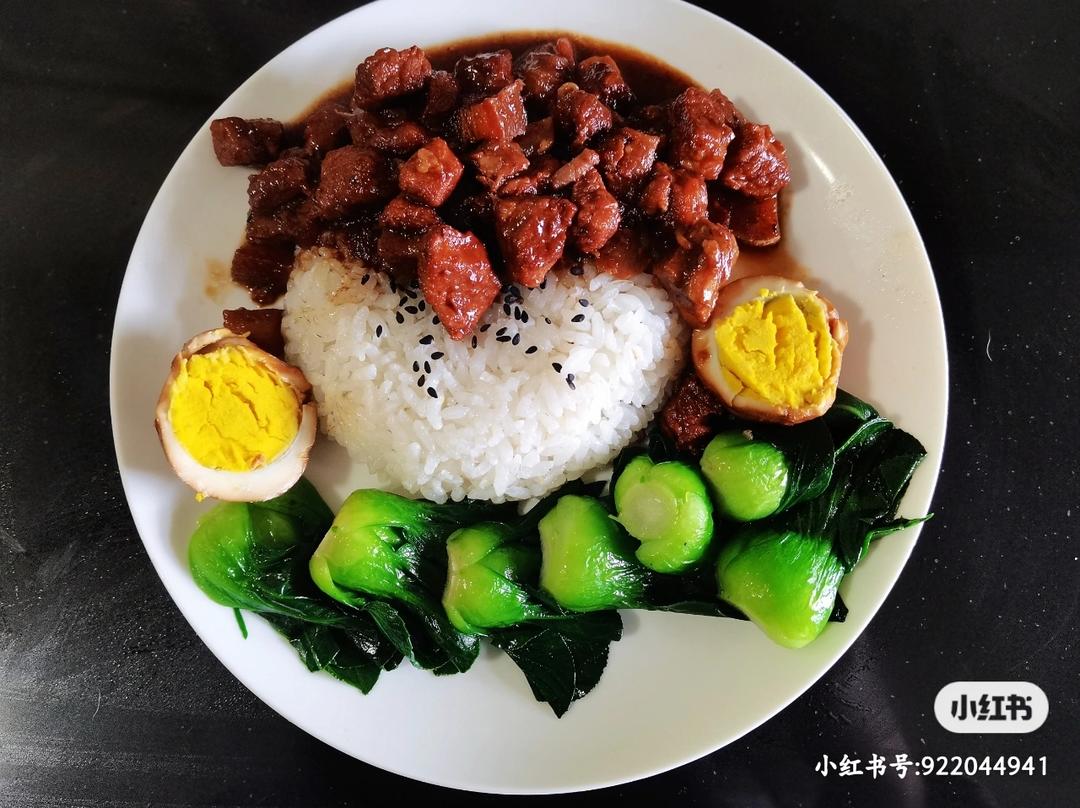 洋葱酥卤肉饭