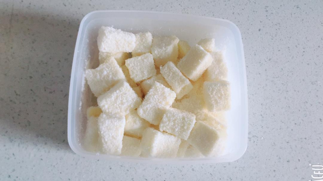 完胜85度C牛奶椰丝小方