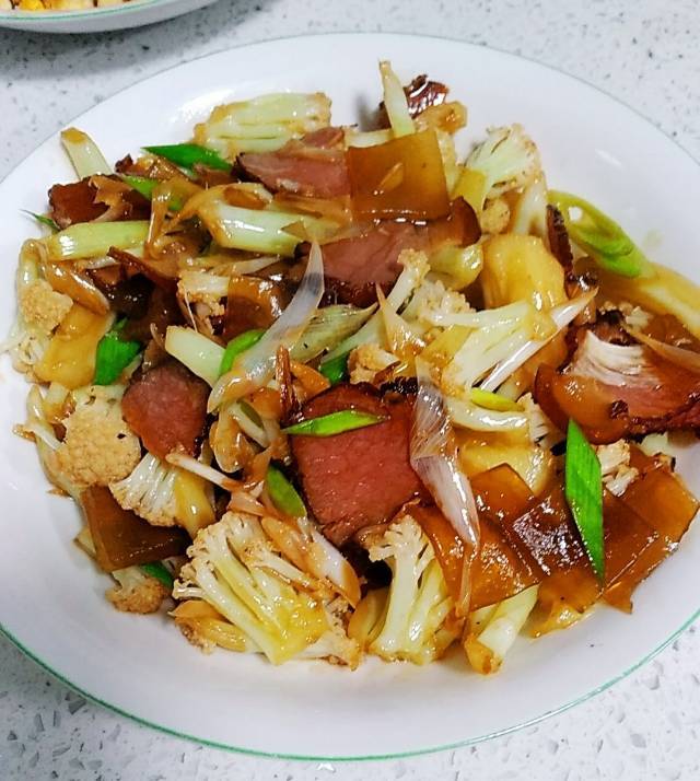 老腊肉炒有机花菜