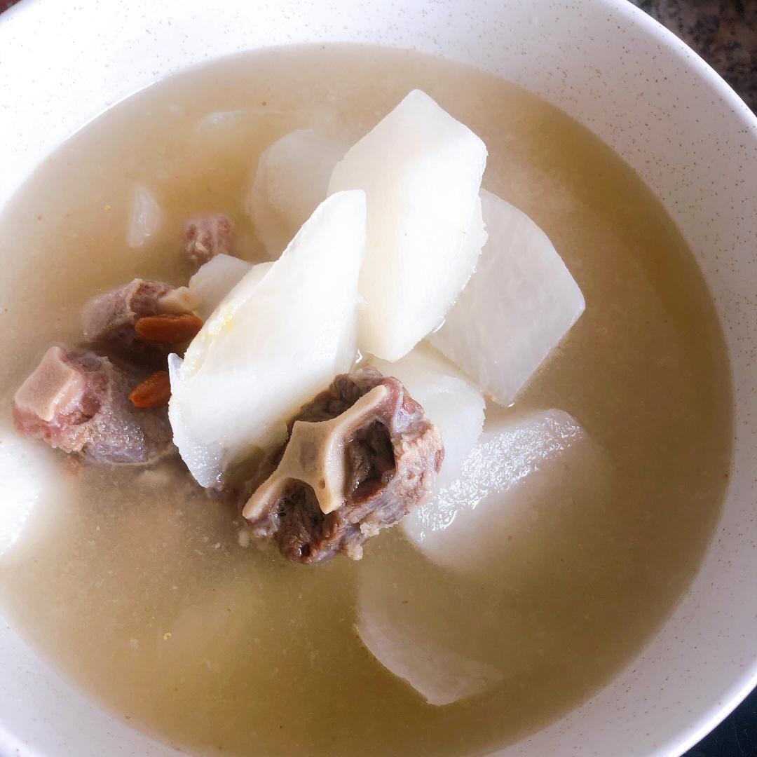 牛尾骨萝卜汤