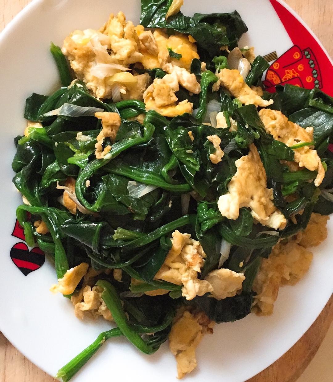 菠菜炒鸡蛋
