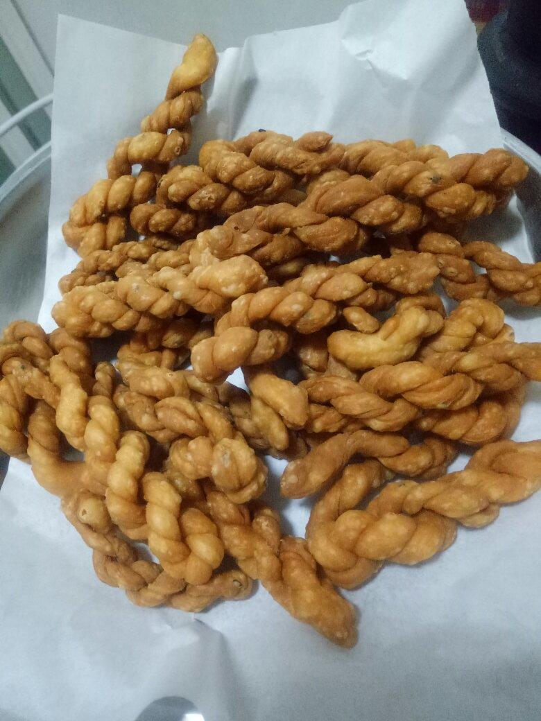 酥脆咸味小麻花
