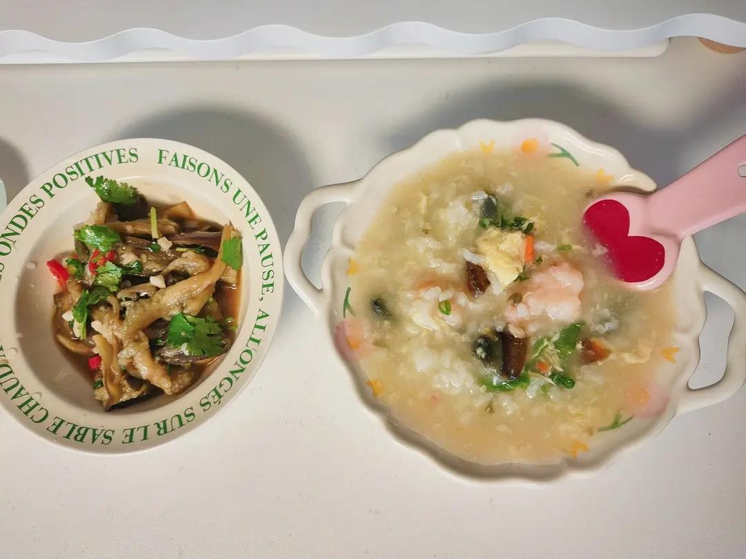 妈妈👩教我做的皮蛋瘦肉粥🥣简单快捷美味😋