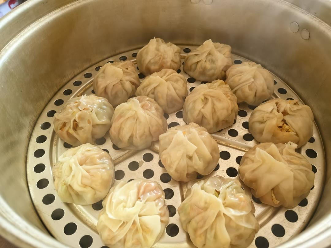 低脂低卡一口一个西葫芦鸡蛋素蒸包