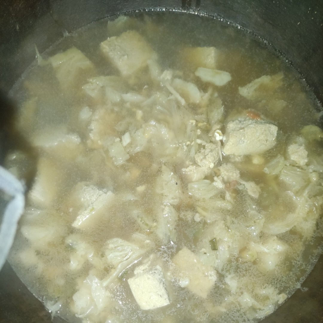 简单下饭的白菜炖冻豆腐