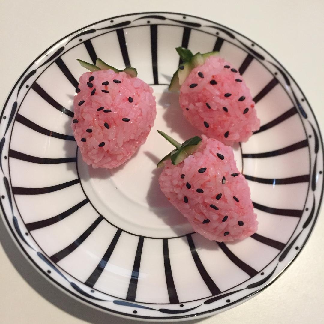 草莓饭团