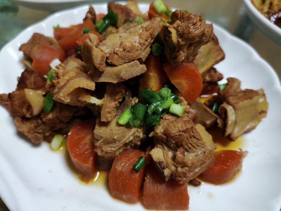 胡萝卜土豆炖排骨