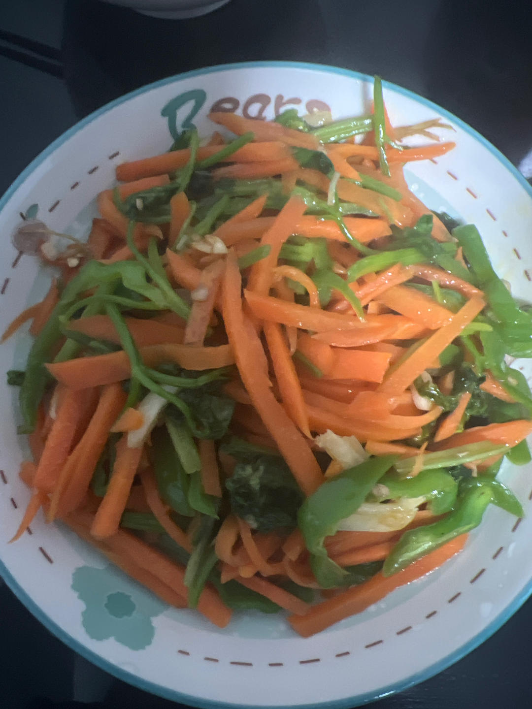 胡萝卜炒芹菜