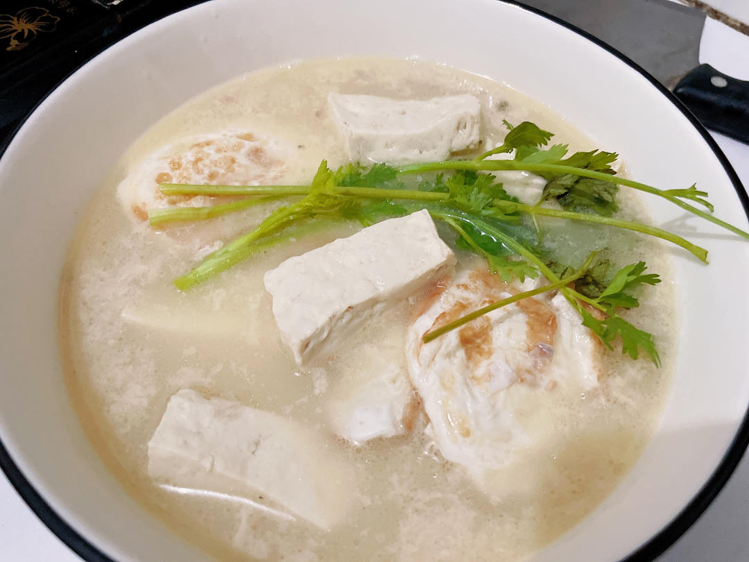 鲜浓鱼汤鲤鱼汤（鲫鱼汤）