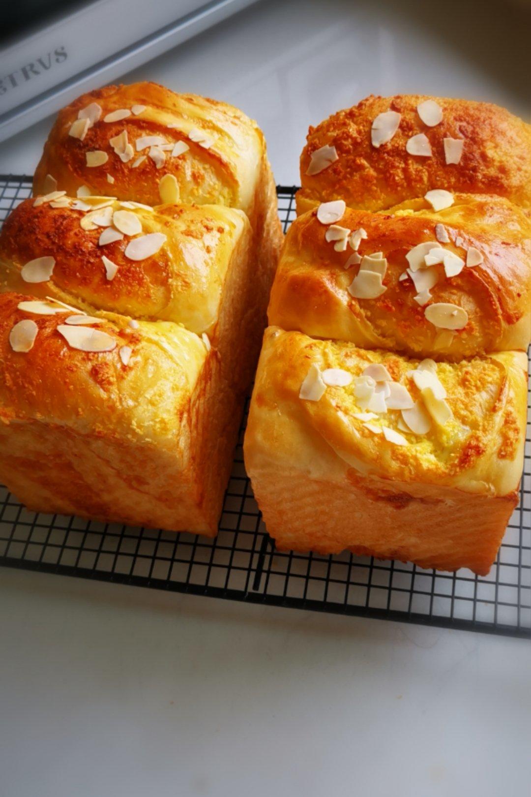 云想裳 -做的椰蓉小吐司