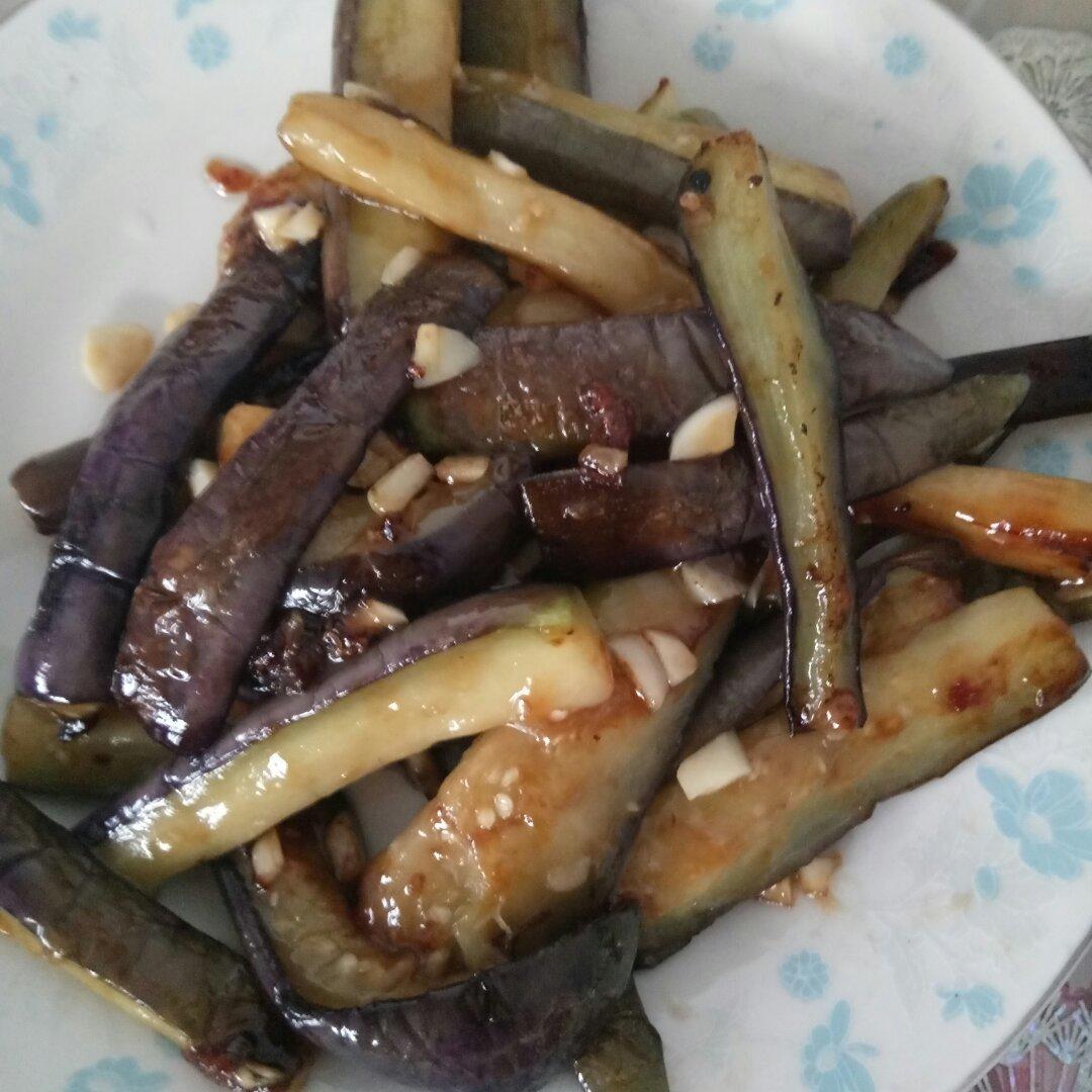 红烧茄子（教你炒茄子不变色的小妙招）