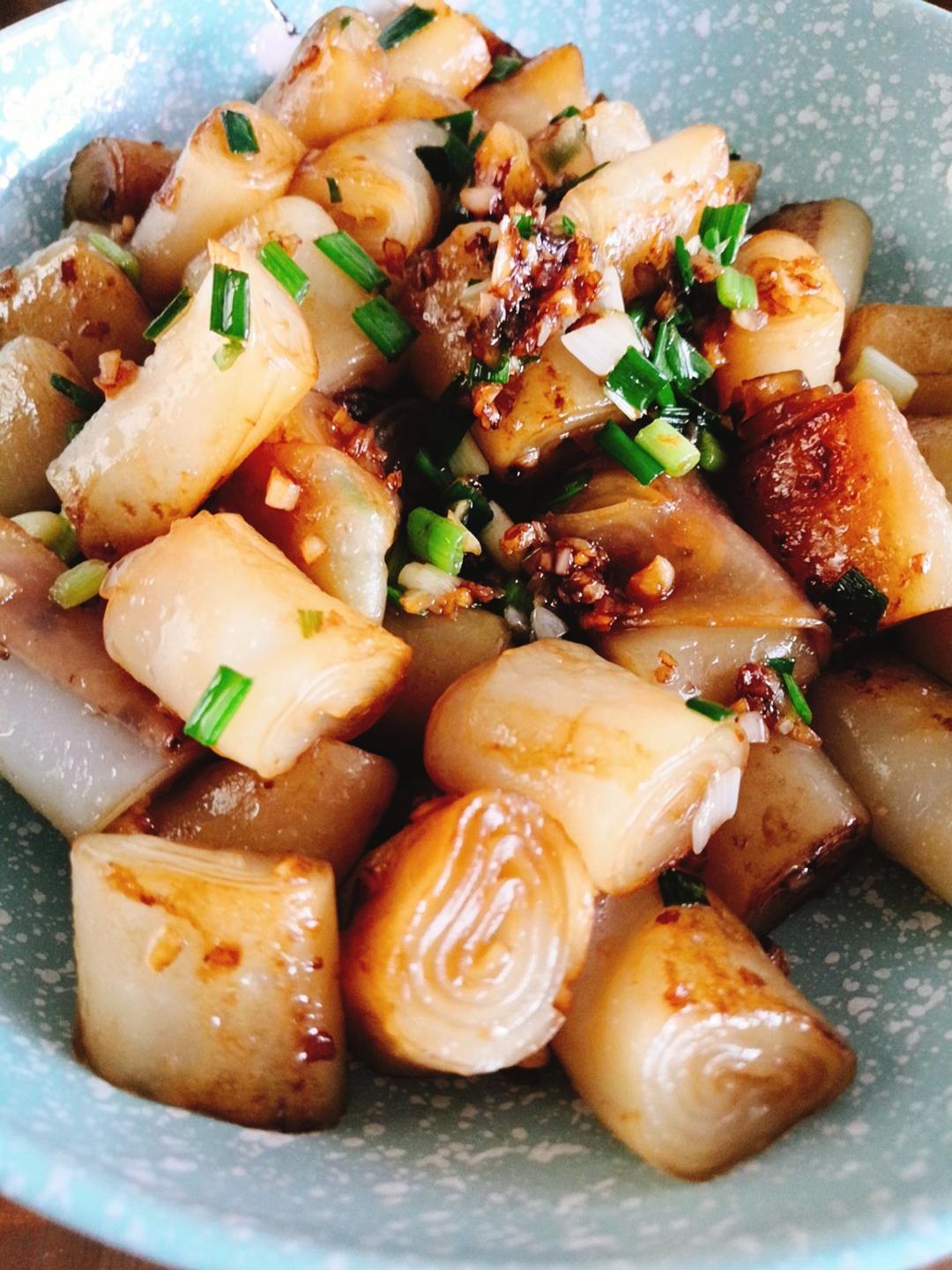 粤式豉油皇爆炒猪肠粉