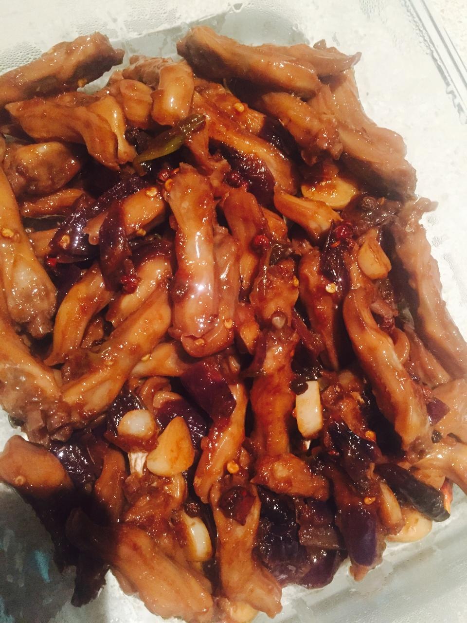 超级好吃麻辣酱鸭舌