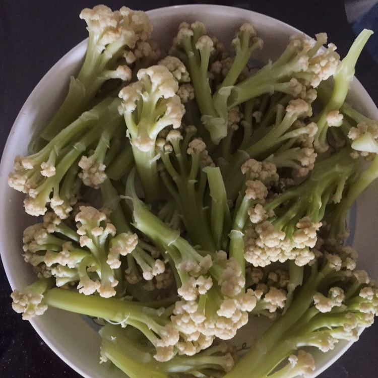 凉拌花菜
