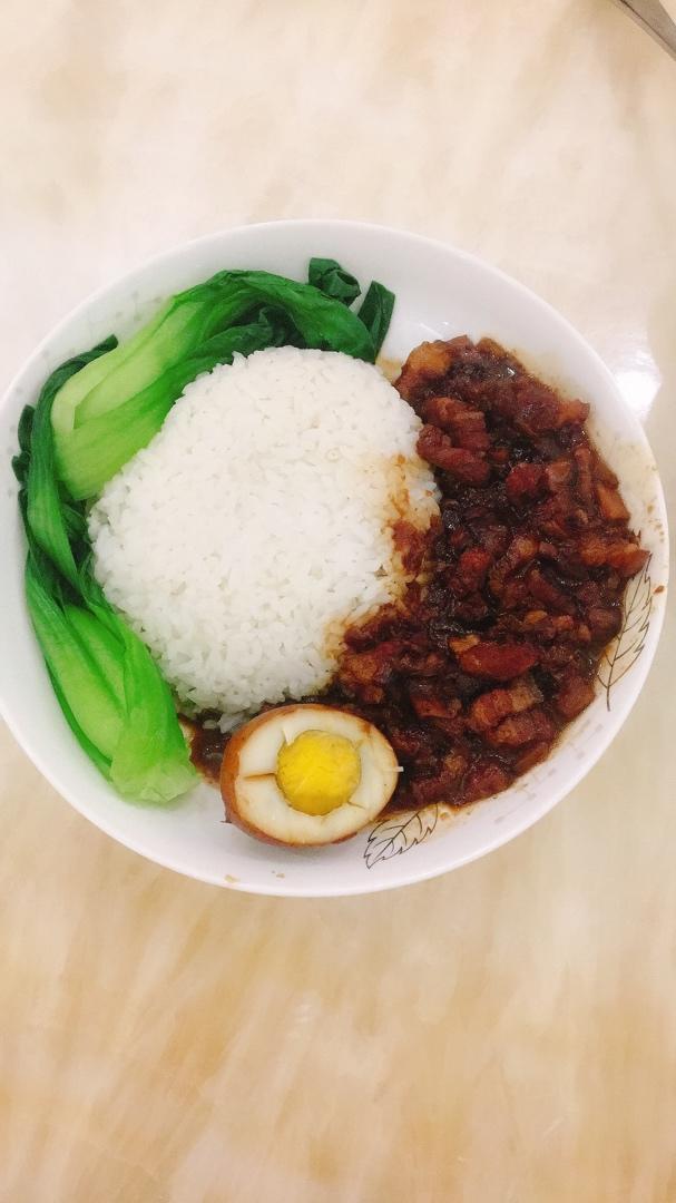 洋葱酥卤肉饭