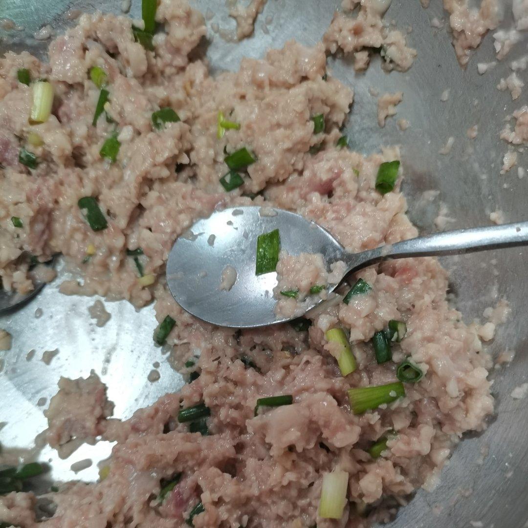好味的莲藕馅饺子