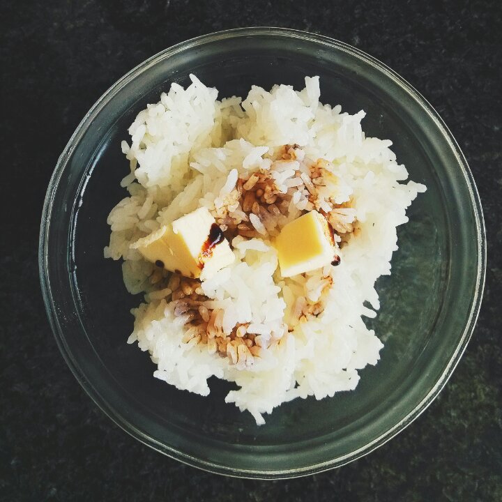 《深夜食堂》黄油拌饭