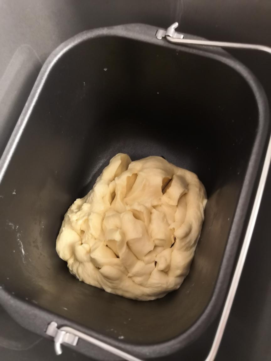 面包机版拉丝面包（后盐，后油，后酵母法）的做法 步骤6