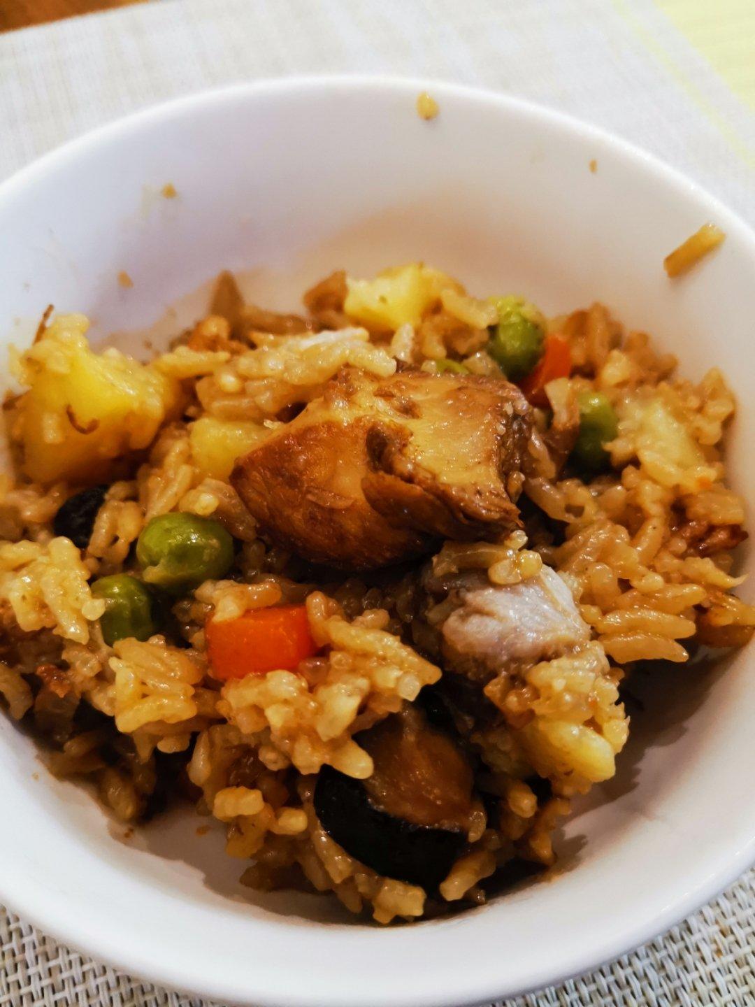 【香菇鸡肉焖饭】