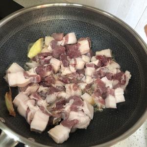 土豆红烧肉 超好吃的做法 步骤3