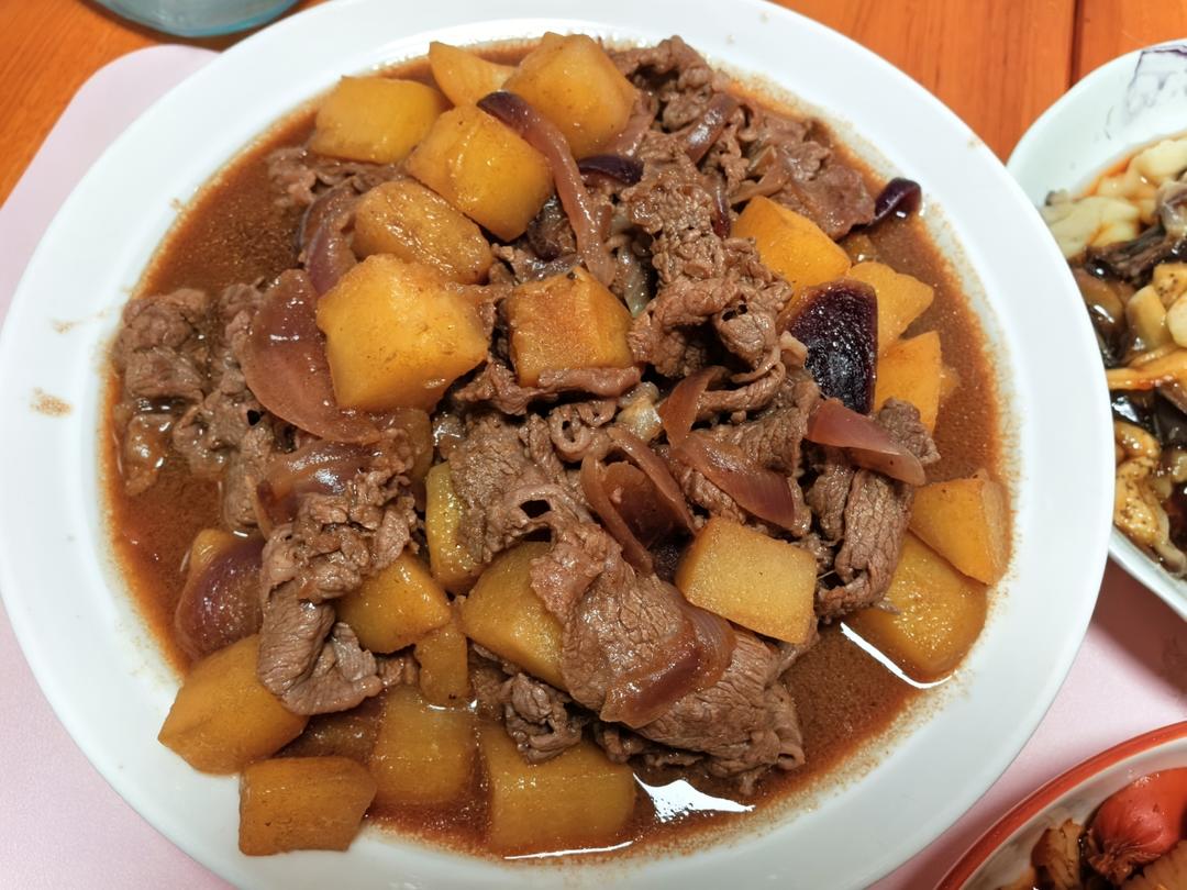 好吃到舔碗底的土豆肥牛拌饭