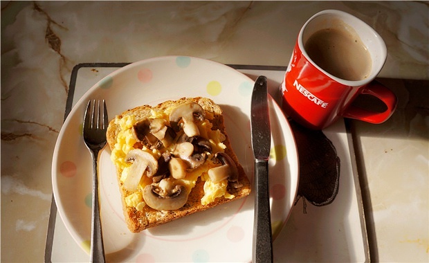 【300卡】快手早餐：鸡蛋面包加咖啡