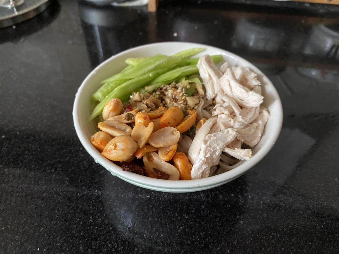 🥒鸡丝凉面
