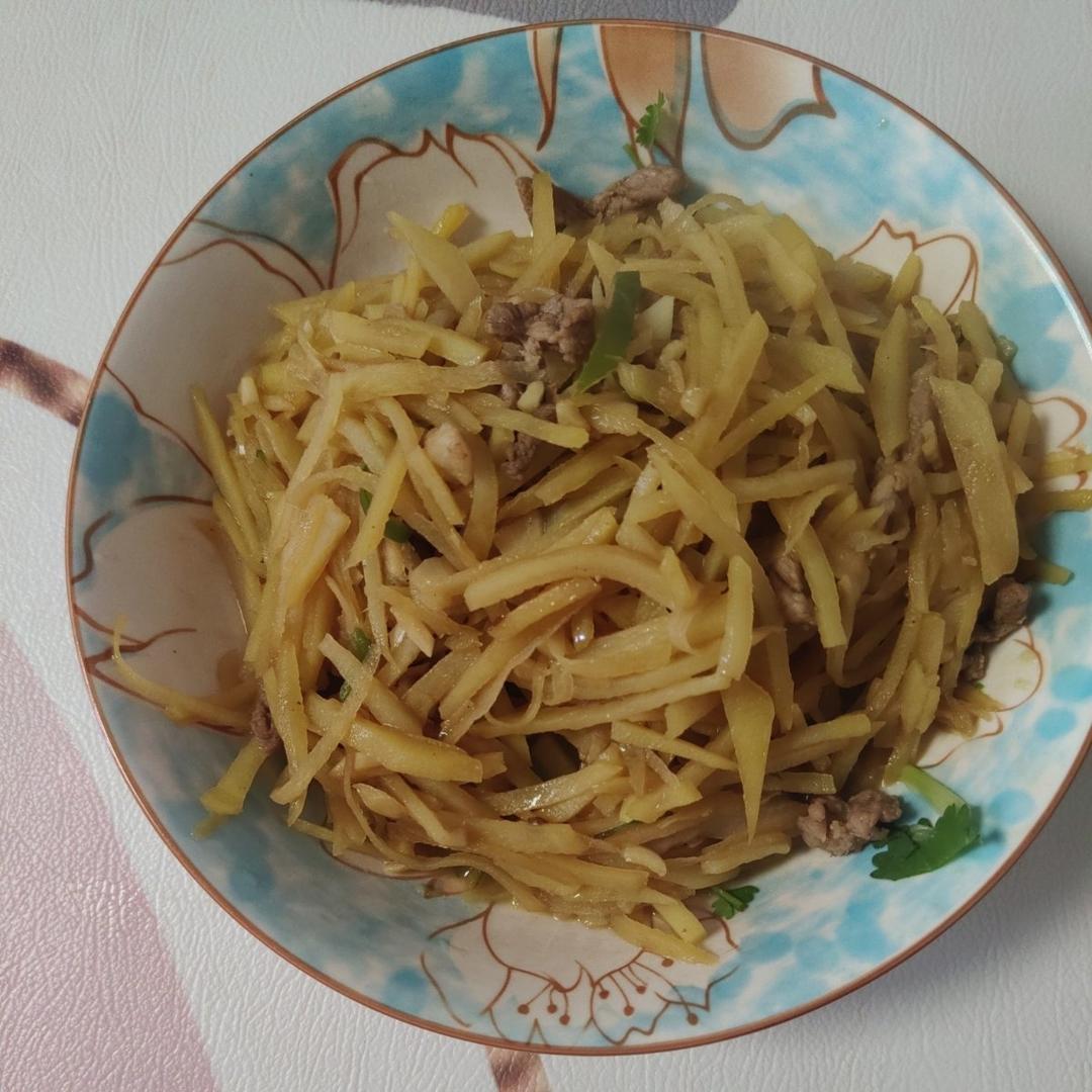 青椒土豆炒肉丝